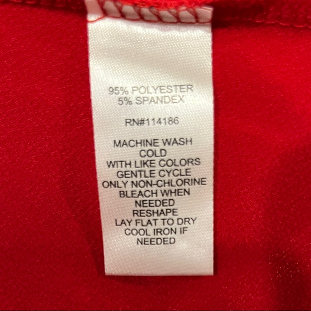 Red blouse - Picture 6 of 8